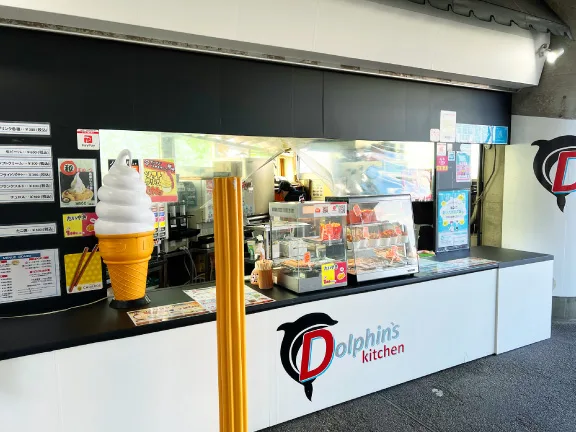 ドルフィンズキッチンの売店カウンター
